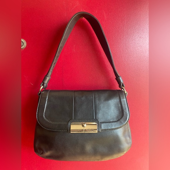 Coach Handbags - Elegant Coach Black Leather Shoulder/handle Bag with unique silver label/closure